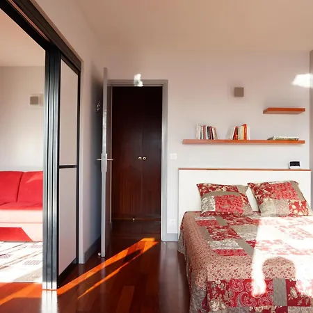 15 With Local Lifestyle Apartment